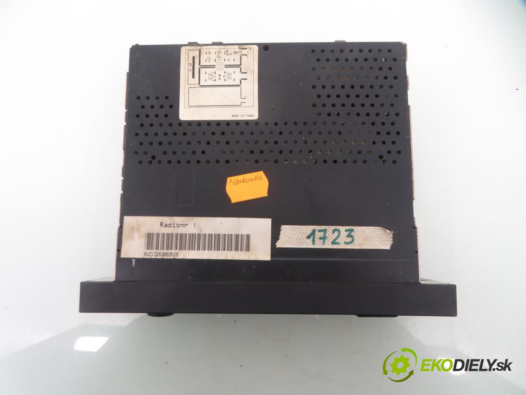AUDI A4 (8D2, B5) SEDAN 1995 92,00 1.8 - ADR 1781,00 RADIO Modul 4D0035152 ; 7644845380