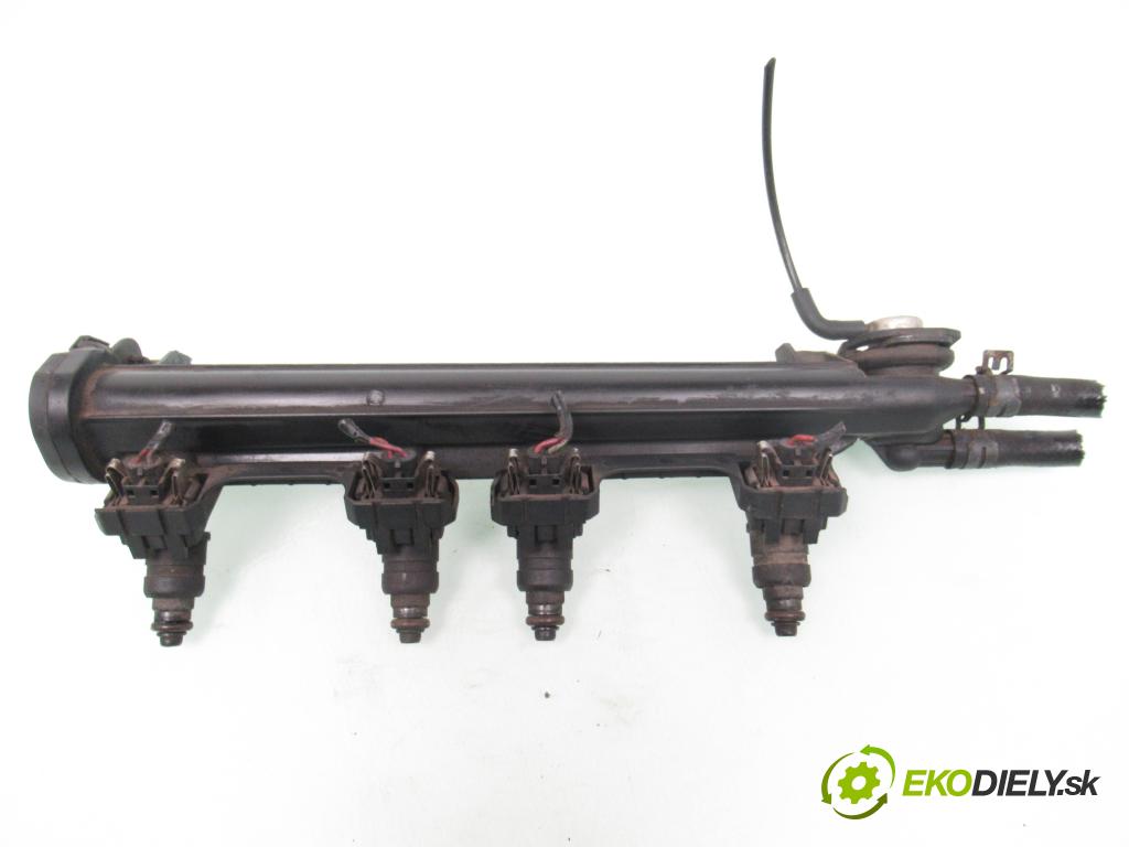 VW GOLF IV (1J1) HB 1998 74,00 1.6 - AKL 1595,00 lišta vstřikovací 06A133317A ; 037906031AA (Vstřikovací lišta)