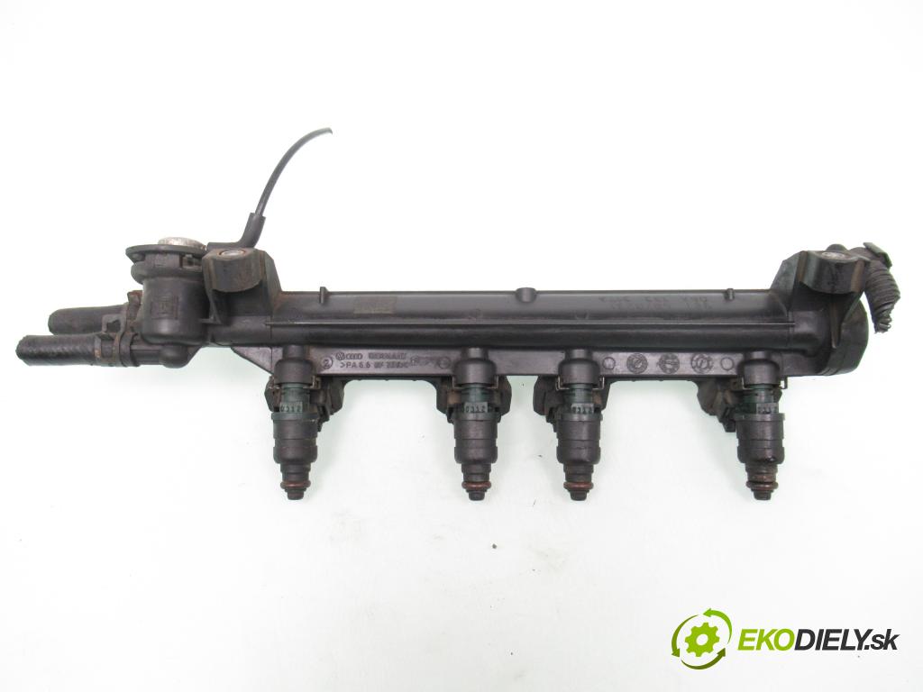 VW GOLF IV (1J1) HB 1998 74,00 1.6 - AKL 1595,00 lišta vstřikovací 06A133317A ; 037906031AA (Vstřikovací lišta)