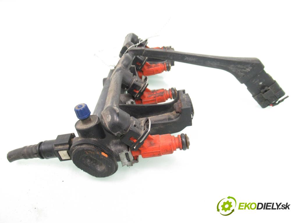 PEUGEOT 307 SW (3H) KOMBI 2002 81,00 1.6 16V - NFU (TU5JP4) 1587,00 lišta vstřikovací 9636520780 ; 0280156034 (Vstřikovací lišta)