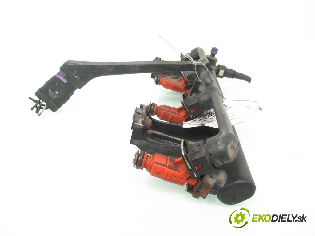 PEUGEOT 307 SW (3H) KOMBI 2002 81,00 1.6 16V - NFU (TU5JP4) 1587,00 lišta vstřikovací 9636520780 ; 0280156034 (Vstřikovací lišta)