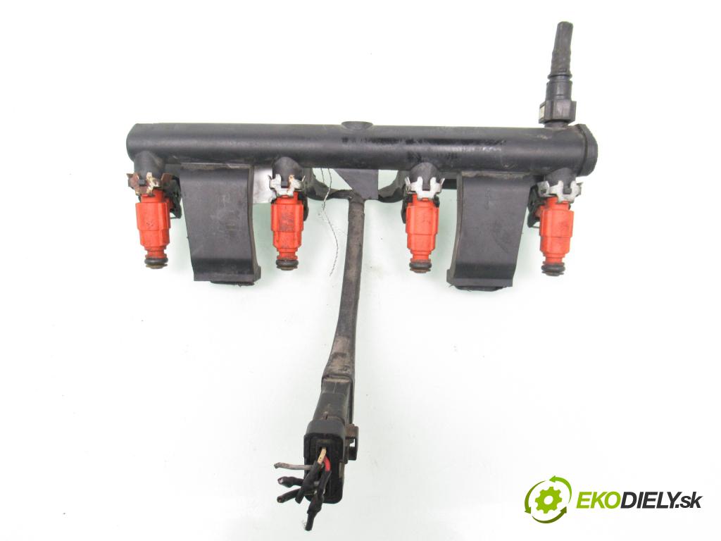 PEUGEOT 307 SW (3H) KOMBI 2002 81,00 1.6 16V - NFU (TU5JP4) 1587,00 lišta vstřikovací 9636520780 ; 0280156034 (Vstřikovací lišta)