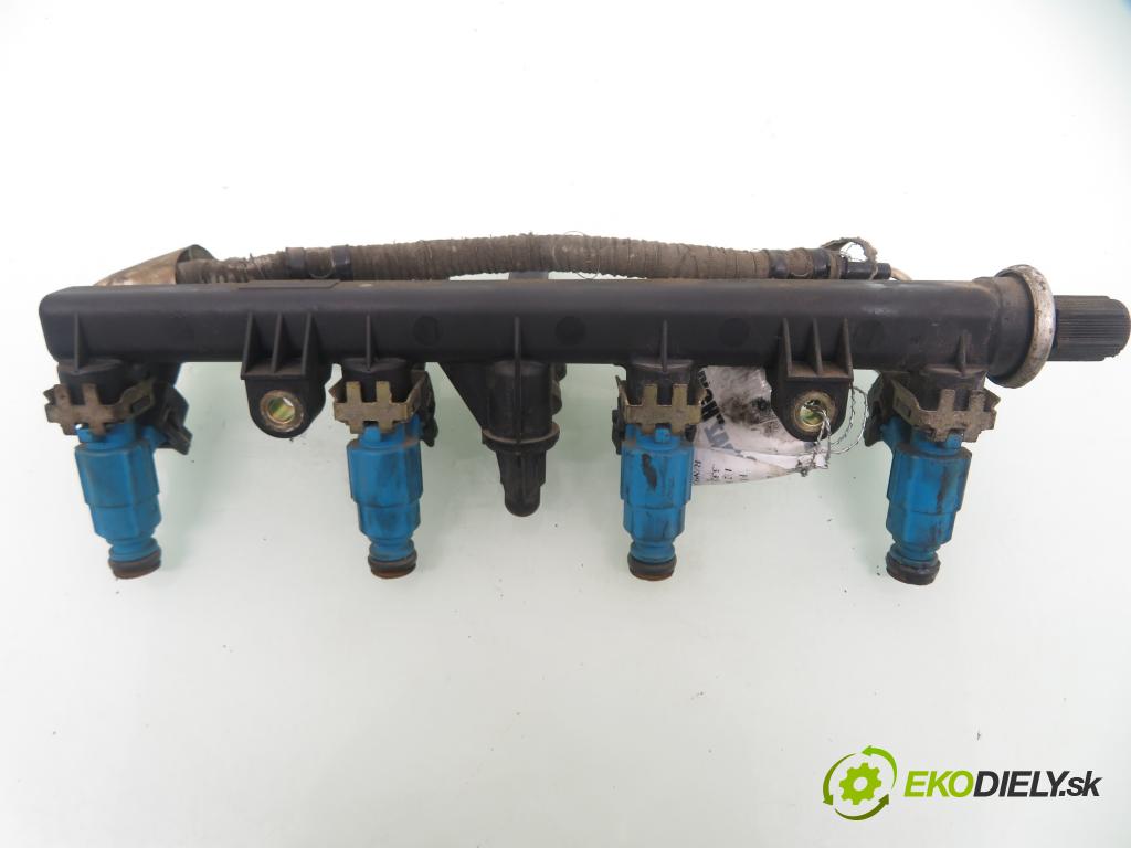 FIAT PUNTO (188_) HB 2000 59,00 1.2 16V 80 - 188 A5.000 1242,00 Lišta vstrekovacia 0280151073 ; 0280155816 (Vstrekovacia lišta)