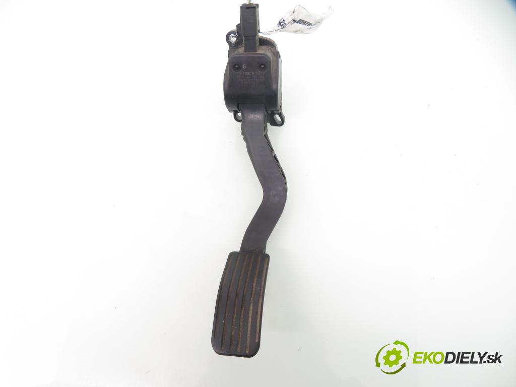 CITROEN C3 I (FC_) HB 2006 44,00 1.1 i - HFX (TU1A) 1124,00 Potenciometer plynu 0280755084 ; 9680756880 ; F00C3E2080 (Potenciometer plynového pedálu)