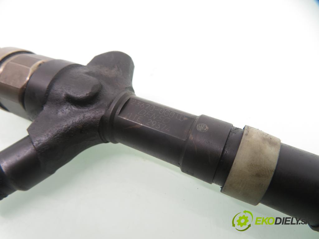 TOYOTA AVENSIS Station Wagon (_T22_) KOMBI 2001 81,00 2.0 D-4D 110 - 1CD-FTV 1995,00 vstrekovač 236700G010 (Vstrekovač paliva)