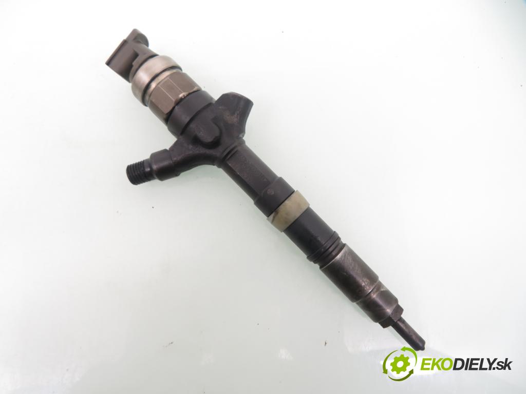 TOYOTA AVENSIS Station Wagon (_T22_) KOMBI 2001 81,00 2.0 D-4D 110 - 1CD-FTV 1995,00 vstrekovač 236700G010 (Vstrekovač paliva)