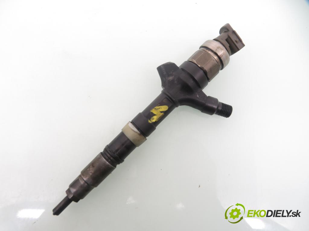 TOYOTA AVENSIS Station Wagon (_T22_) KOMBI 2001 81,00 2.0 D-4D 110 - 1CD-FTV 1995,00 vstrekovač 236700G010 (Vstrekovač paliva)