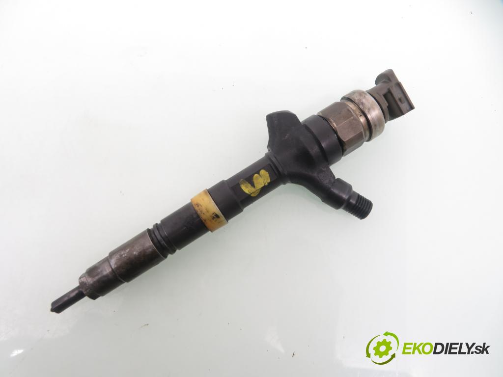 TOYOTA AVENSIS Station Wagon (_T22_) KOMBI 2001 81,00 2.0 D-4D 110 - 1CD-FTV 1995,00 vstrekovač 236700G010 (Vstrekovač paliva)