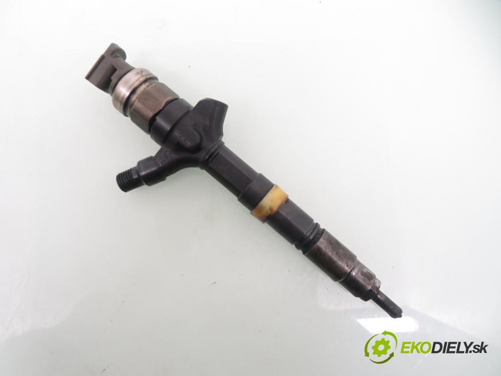 TOYOTA AVENSIS Station Wagon (_T22_) KOMBI 2001 81,00 2.0 D-4D 110 - 1CD-FTV 1995,00 vstrekovač 236700G010 (Vstrekovač paliva)