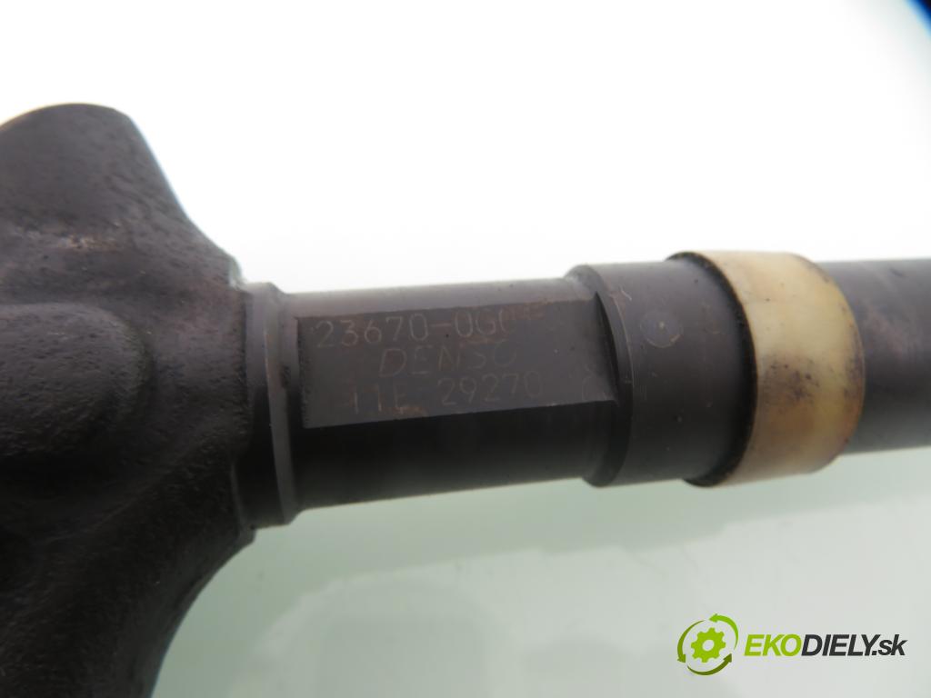 TOYOTA AVENSIS Station Wagon (_T22_) KOMBI 2001 81,00 2.0 D-4D 110 - 1CD-FTV 1995,00 vstrekovač 236700G010 (Vstrekovač paliva)