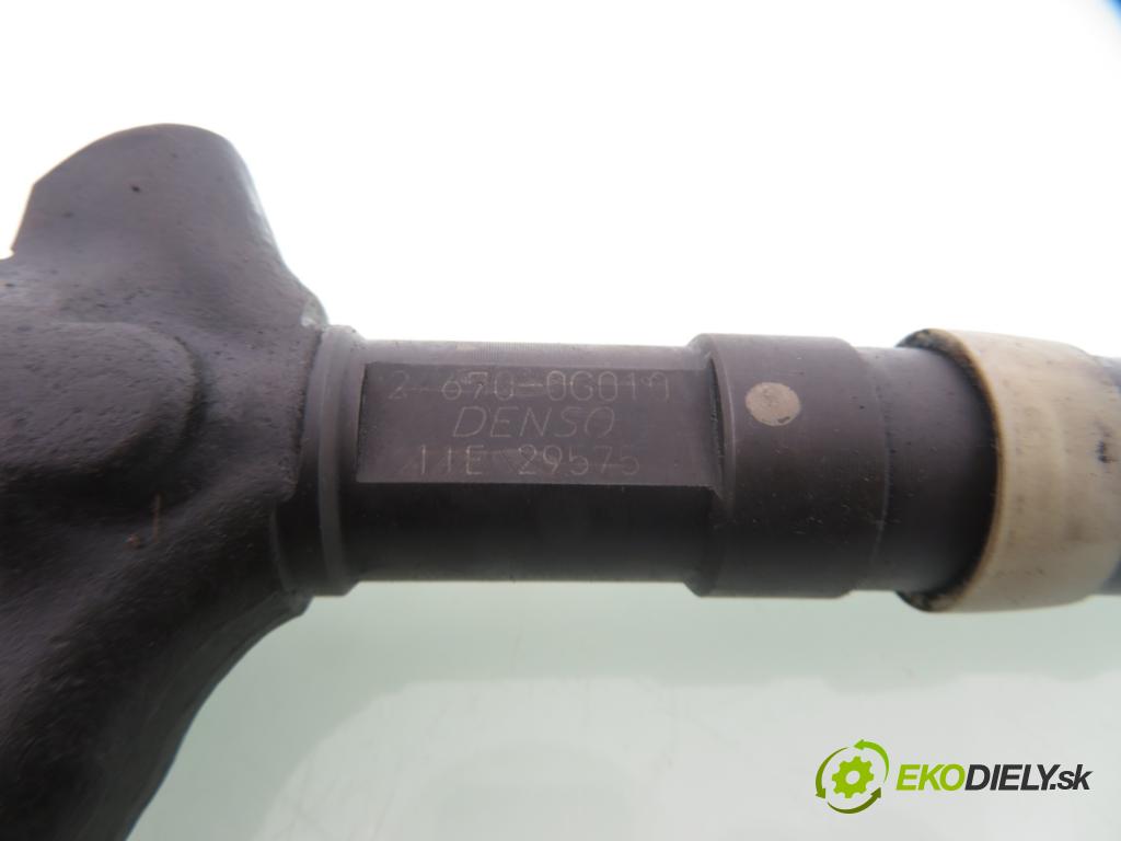 TOYOTA AVENSIS Station Wagon (_T22_) KOMBI 2001 81,00 2.0 D-4D 110 - 1CD-FTV 1995,00 vstrekovač 236700G010 (Vstrekovač paliva)