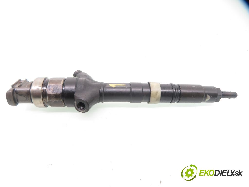 TOYOTA AVENSIS Station Wagon (_T22_) KOMBI 2001 81,00 2.0 D-4D 110 - 1CD-FTV 1995,00 vstrekovač 236700G010 (Vstrekovač paliva)