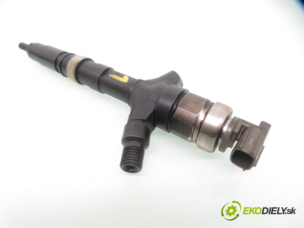 TOYOTA AVENSIS Station Wagon (_T22_) KOMBI 2001 81,00 2.0 D-4D 110 - 1CD-FTV 1995,00 vstrekovač 236700G010 (Vstrekovač paliva)