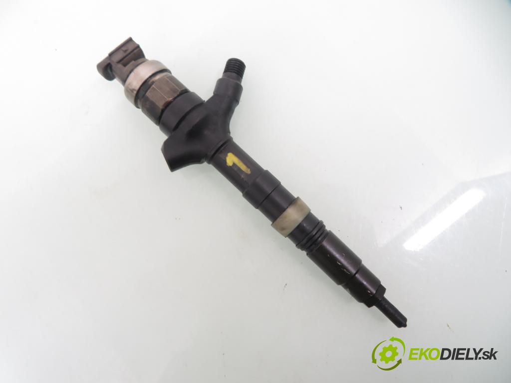 TOYOTA AVENSIS Station Wagon (_T22_) KOMBI 2001 81,00 2.0 D-4D 110 - 1CD-FTV 1995,00 vstrekovač 236700G010 (Vstrekovač paliva)