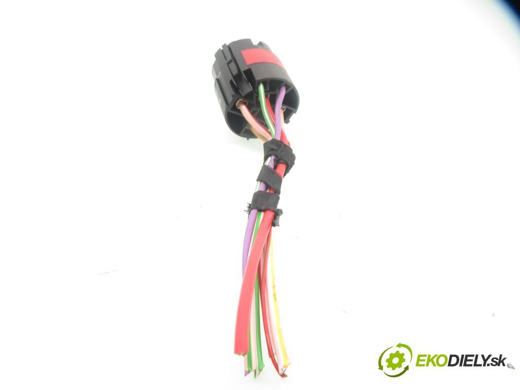 MERCEDES-BENZ KLASA A (W168) HB 1999 75,00 1.6 102 A 160  M 166.960 1598,00 kostka vložka spínací skříňky 1685450228 (Spínací skříňka)