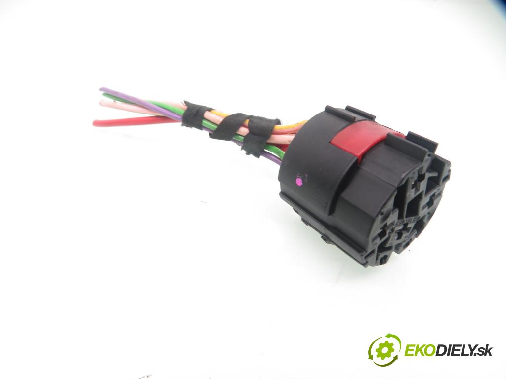 MERCEDES-BENZ KLASA A (W168) HB 1999 75,00 1.6 102 A 160  M 166.960 1598,00 Kocka, vložka spínacej skrinky 1685450228 (Spínacia skrinka)