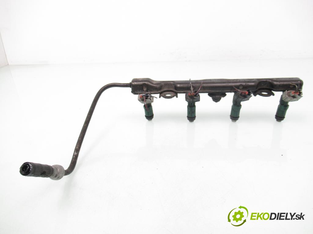 TOYOTA YARIS VERSO (_P2_) MINIVAN 2003 62,00 1.3 84 - 2NZ-FE 1299,00 Lišta vstrekovacia 2325021020 (Vstrekovacia lišta)