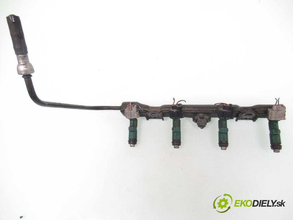 TOYOTA YARIS VERSO (_P2_) MINIVAN 2003 62,00 1.3 84 - 2NZ-FE 1299,00 Lišta vstrekovacia 2325021020 (Vstrekovacia lišta)