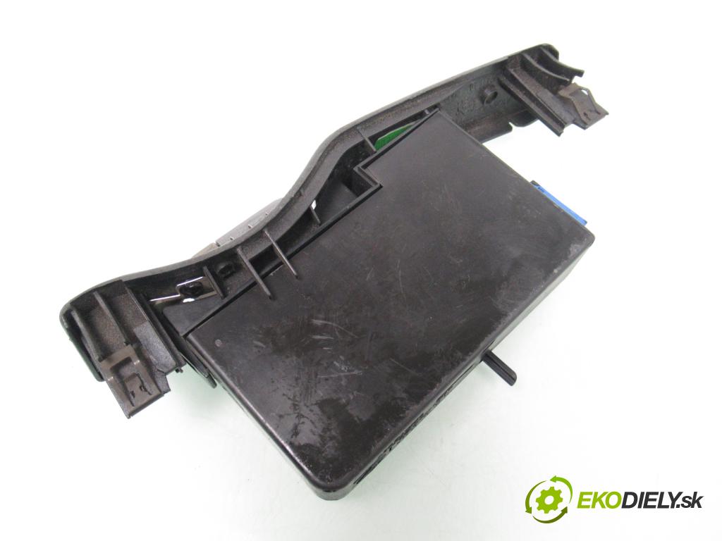 RENAULT LAGUNA II (BG0/1_) LIFTBACK 2001 79,00 1.6 16V (BG0A, BG0L) - K4M 714 1598,00 čítač KARTY: 8200004283