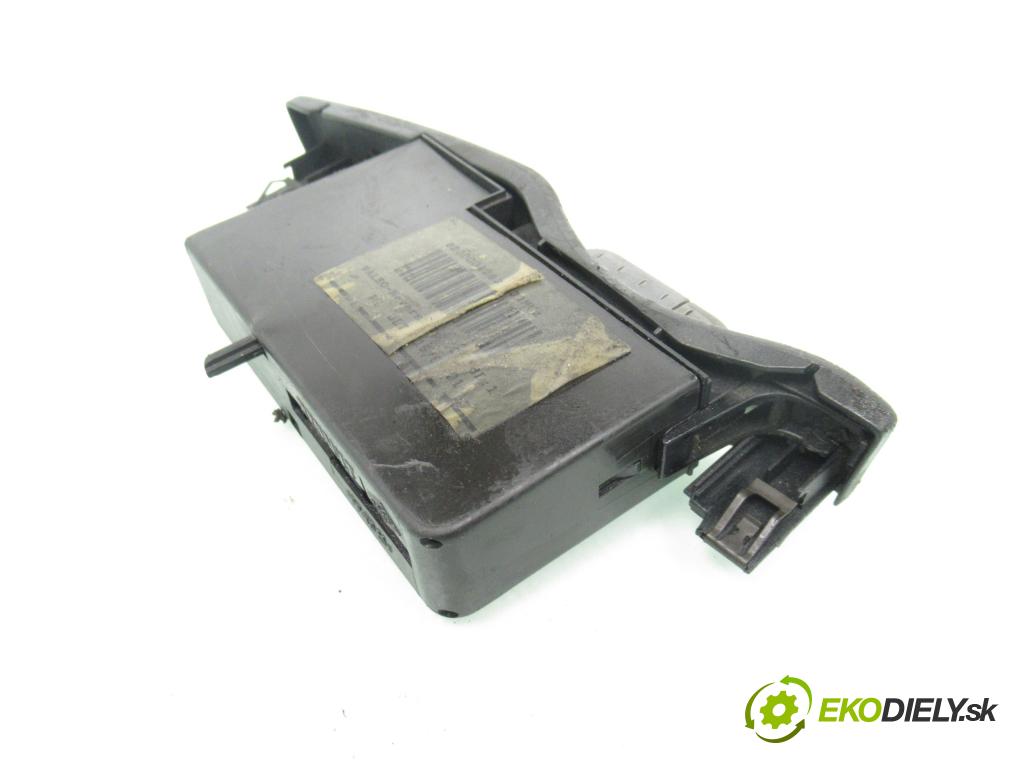 RENAULT LAGUNA II (BG0/1_) LIFTBACK 2001 79,00 1.6 16V (BG0A, BG0L) - K4M 714 1598,00 čítač KARTY: 8200004283