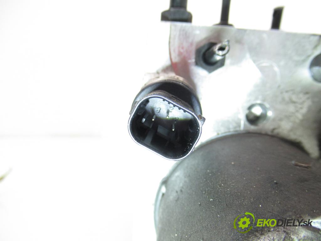 AUDI A6 (4B2, C5) SEDAN 1997 81,00 1.9 TDI 110 - AVG 1896,00 Pumpa ABS 0265225048 ; 8E0614517 (Pumpa ABS)