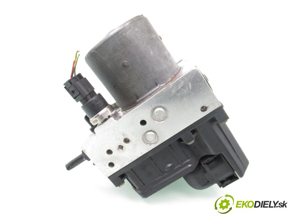 AUDI A6 (4B2, C5) SEDAN 1997 81,00 1.9 TDI 110 - AVG 1896,00 Pumpa ABS 0265225048 ; 8E0614517 (Pumpa ABS)