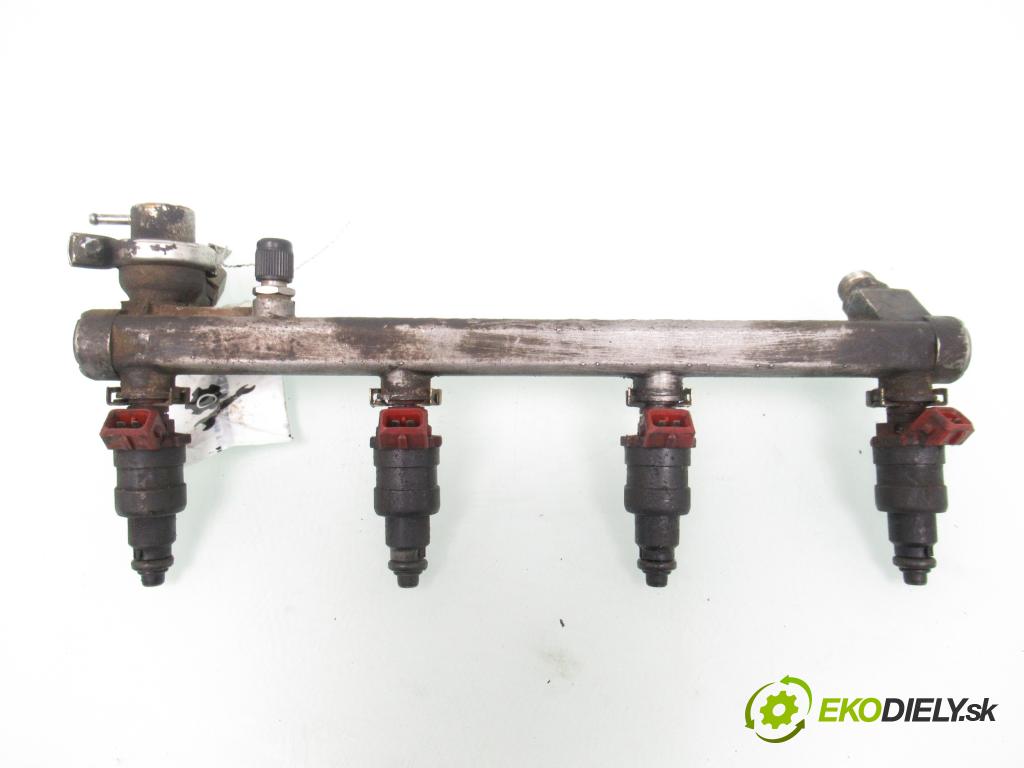 OPEL VECTRA B liftback (J96) LIFTBACK 1999 100,00 2.0 i 16V - C 20 SEL 1998,00 Lišta vstrekovacia 90411551 (Vstrekovacia lišta)