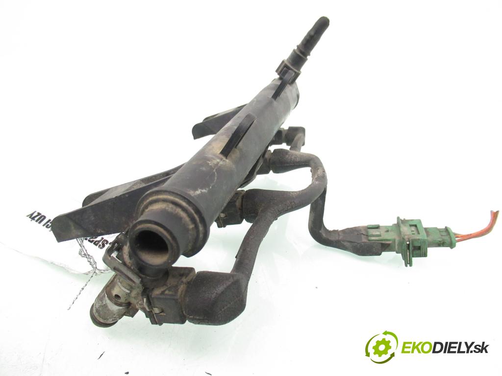 PEUGEOT 206 liftback (2A/C) HB 2000 55,00 1.4 75 - KFW 1360,00 Lišta vstrekovacia 9625194080 (Vstrekovacia lišta)