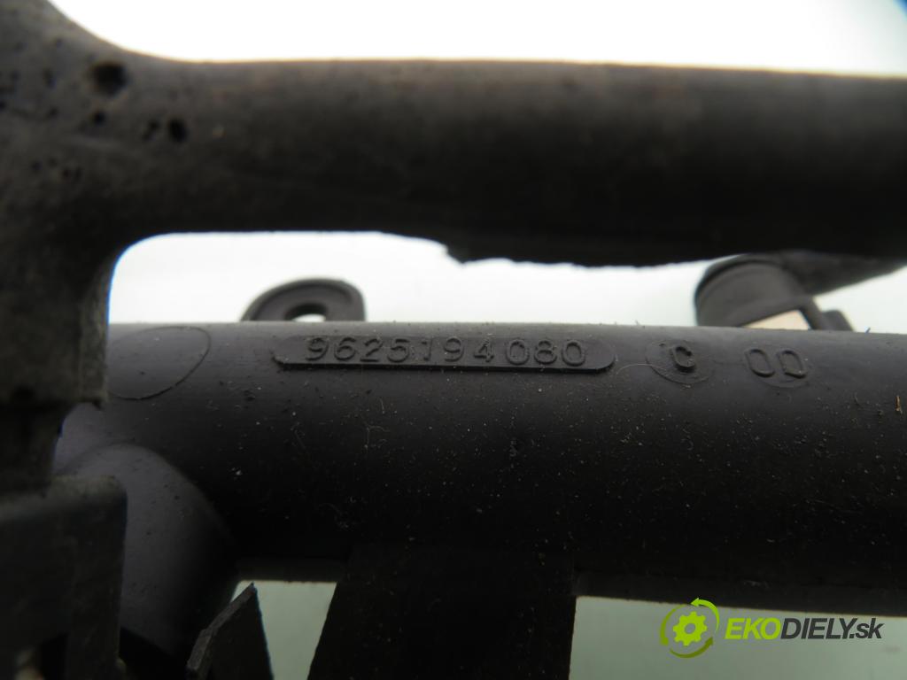 PEUGEOT 206 liftback (2A/C) HB 1999 55,00 1.4 i 75 -  KFX 1361,00 Lišta vstrekovacia 9625194080C ; 0280155731 (Vstrekovacia lišta)