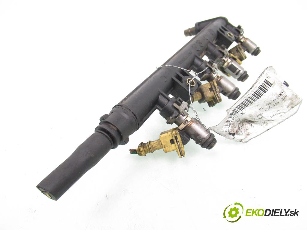 FIAT PUNTO (188_) HB 2002 44,00 1.2 60 - 188 A4.000 1242,00 Lišta vstrekovacia CB196 (Vstrekovacia lišta)