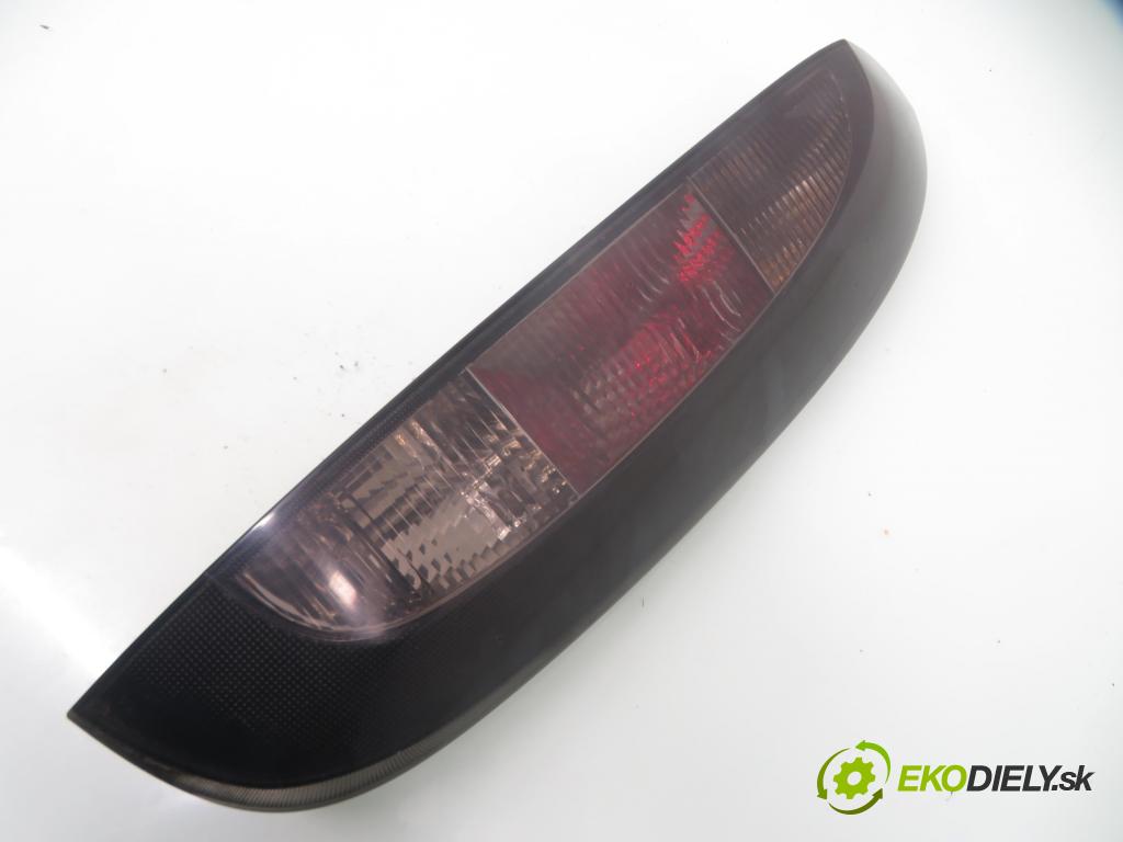 OPEL CORSA C (X01) VAN 2006 59,00 1.2 16V Twinport 80 - Z 12 XEP 1229,00 Svetlo pravé zadné