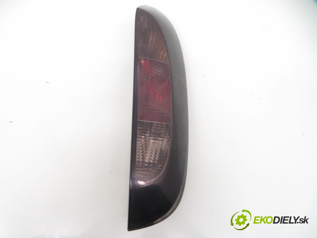 OPEL CORSA C (X01) VAN 2006 59,00 1.2 16V Twinport 80 - Z 12 XEP 1229,00 Svetlo pravé zadné