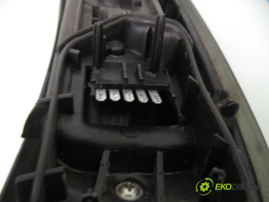 OPEL CORSA C (X01) VAN 2006 59,00 1.2 16V Twinport 80 - Z 12 XEP 1229,00 Svetlo ľavé zadné