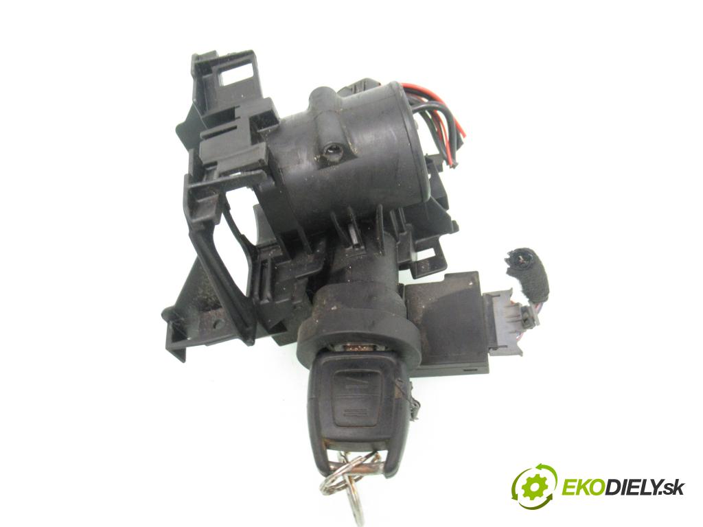 OPEL ASTRA G liftback (T98) HB 2005 66,00 1.4 16V - X 14 XE 1389,00 spinačka 90589313 ; 90589389 ; 24418927 (Spínacia skrinka)