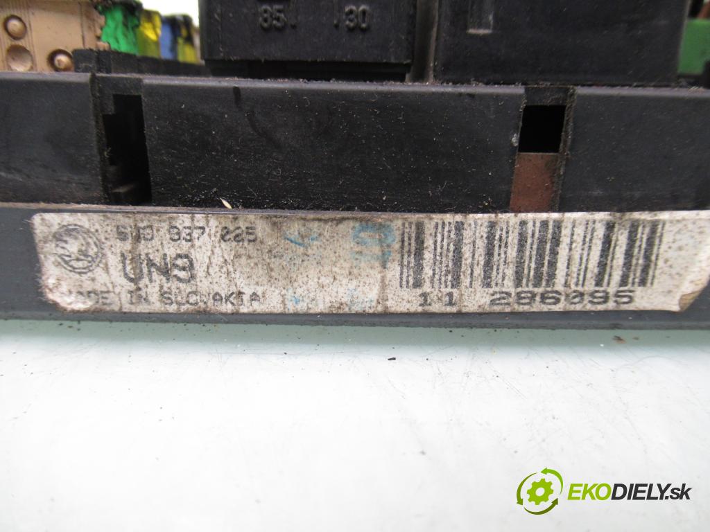 SKODA FELICIA II (6U1) HB 2000 55,00 1.6 MPI 75 - AEE 1598,00 Skrinka POJISTKY: 6U0937025