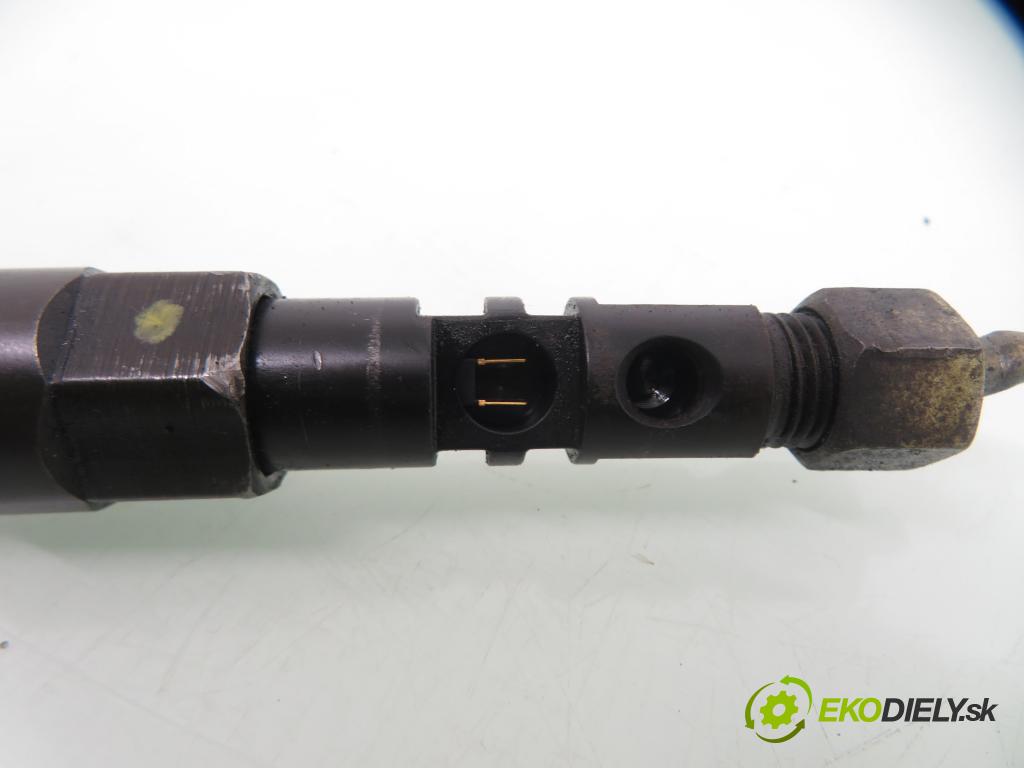 FORD MONDEO III Turnier (BWY) KOMBI 2004 96,00 2.0 TDCi - FMBA 1998,00 vstrekovač 3S7Q9K546BB ; EJDR00501Z (Vstrekovač paliva)