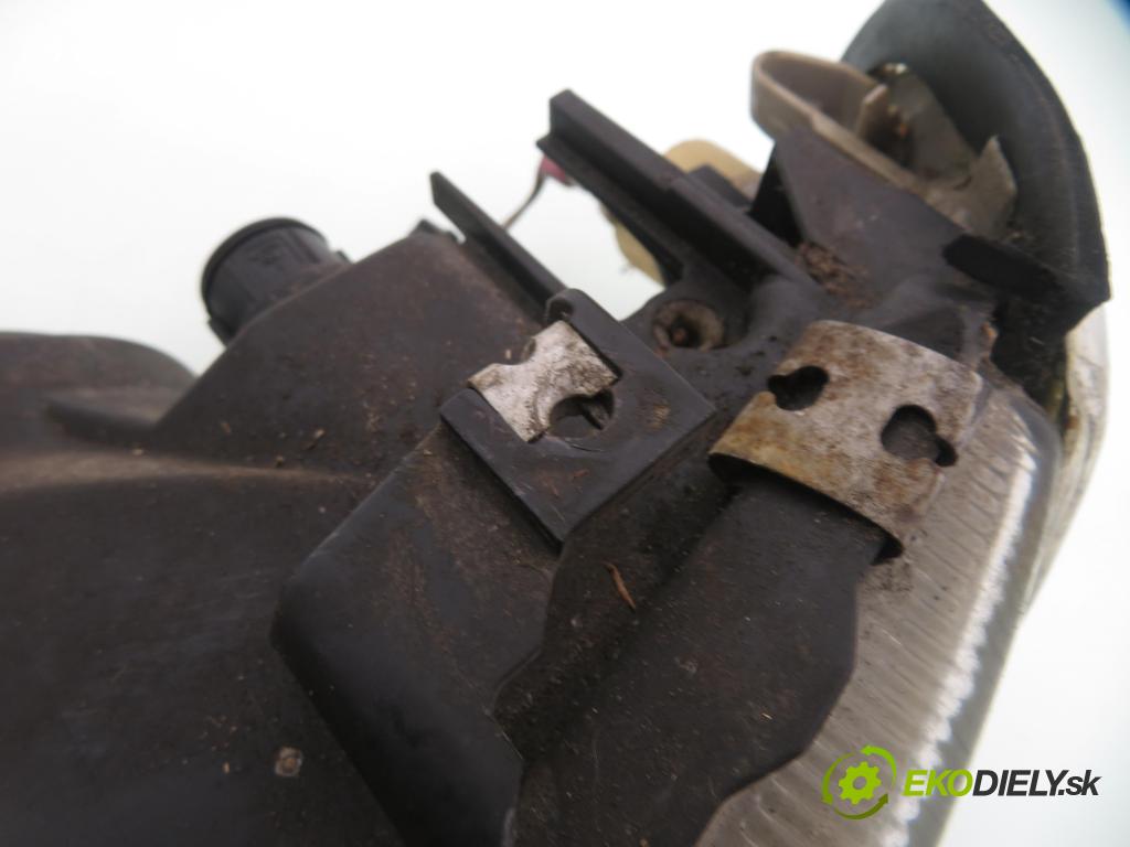 AUDI 80 (8C, B4) SEDAN 1992 85,00 2.0 E 115 - ABK 1984,00 Svetlo LP 0301075311 ; 1305621464