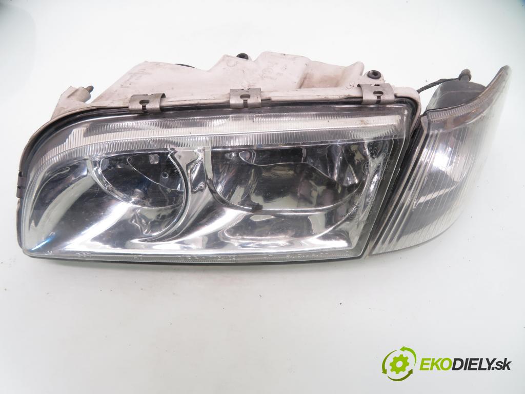 VOLVO V40 Kombi (645) KOMBI 2001 75,00 1.9 DI 102 - D 4192 T4 1870,00 Svetlo LP 7731109L