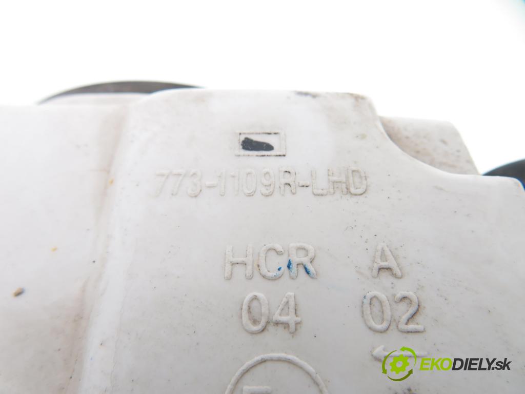 VOLVO V40 Kombi (645) KOMBI 2001 75,00 1.9 DI 102 - D 4192 T4 1870,00 Svetlo PP 7731109R