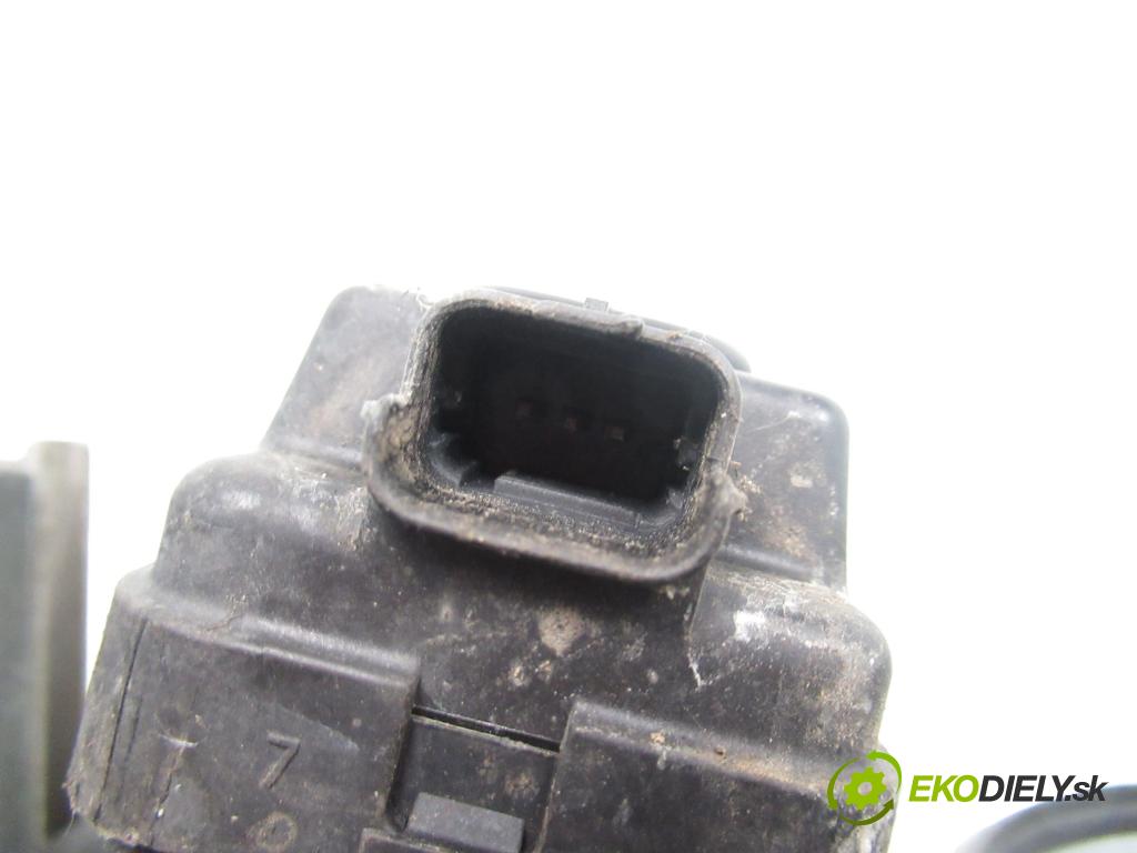 PEUGEOT EXPERT (224) KOMBIVAN 2001 80,00 2.0 HDI 16V - RHW (DW10ATED4) 1997,00 Svetlo LP 