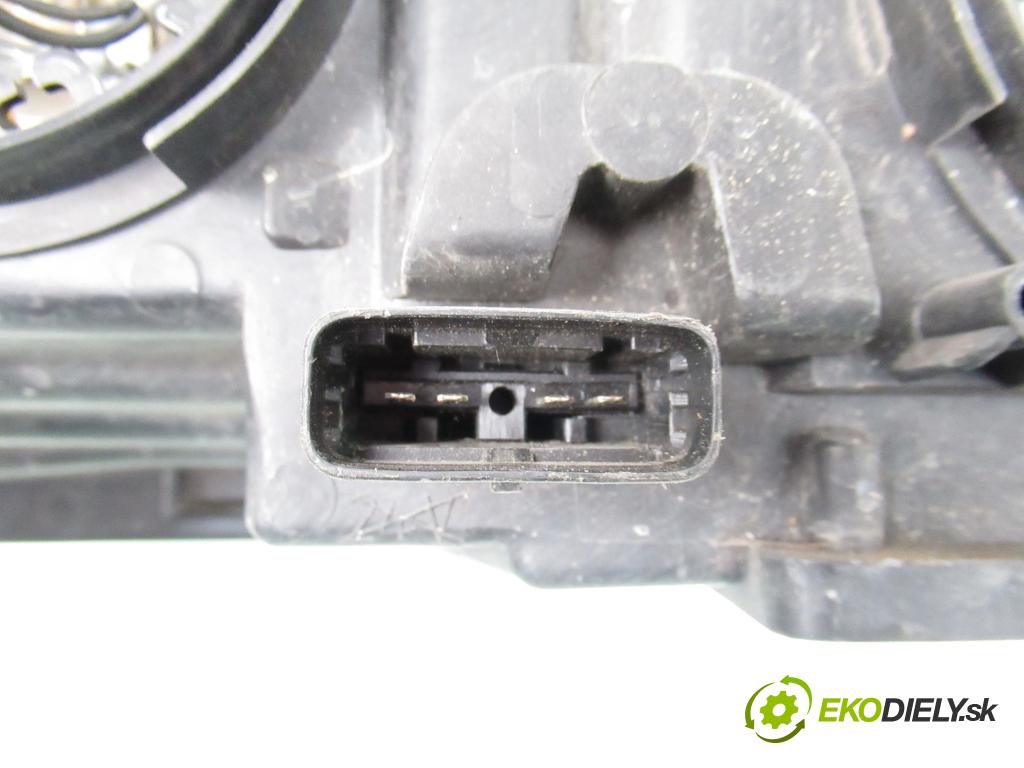 RENAULT LAGUNA II (BG0/1_) LIFTBACK 2001 79,00 1.6 16V (BG0A, BG0L) - K4M 714 1598,00 světlo PP 8200163324