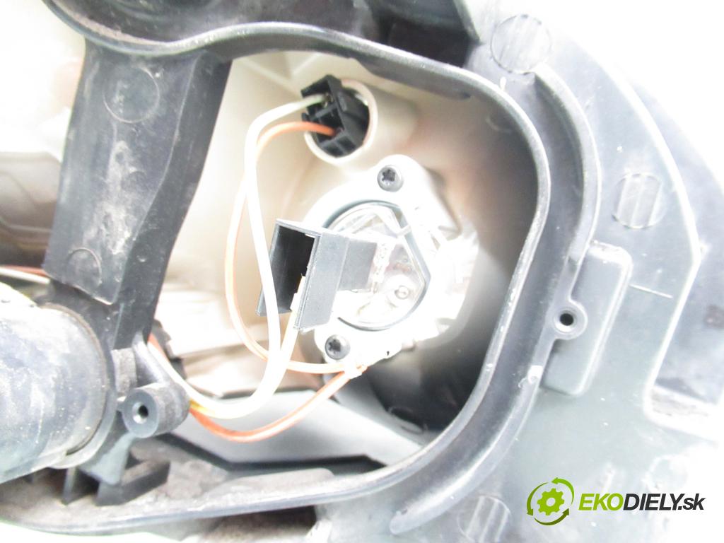 FORD FOCUS II (DA_, HCP) HB 2005 80,00 1.6 TDCi 109 - G8DA 1560,00 Svetlo LP