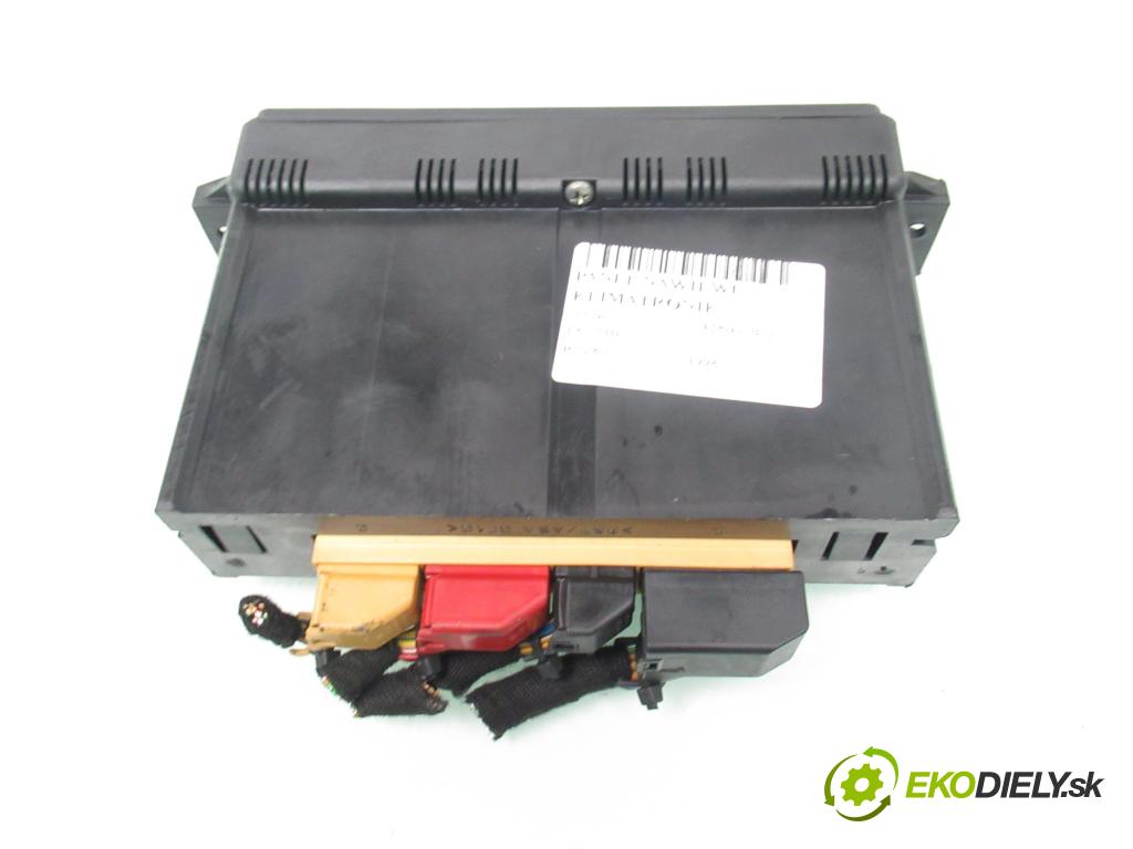 AUDI A4 (8D2, B5) SEDAN 1998 74,00 1.6 - AHL 1595,00 Panel kúrenia KLIMATRONIK 5HB00760804 ; 8L0820043D