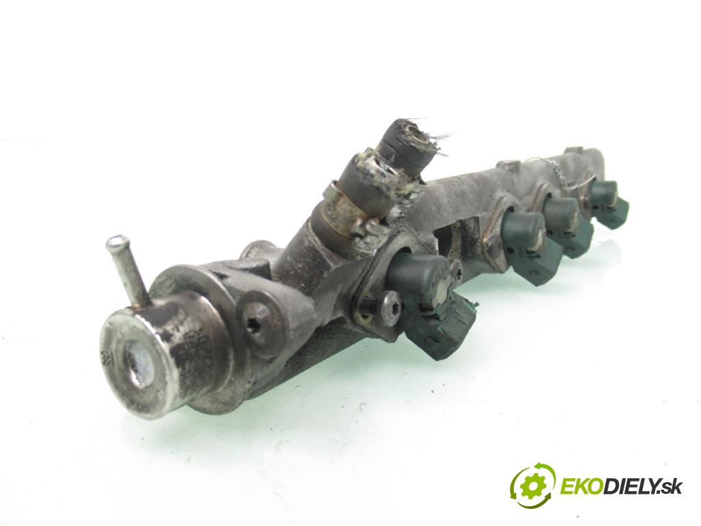 RENAULT LAGUNA I (B56_, 556_) LIFTBACK 1997 66,00 1.8 (B56A/B) - F3P 724 1794,00 Lišta vstrekovacia 857013 ; 867867 (Vstrekovacia lišta)