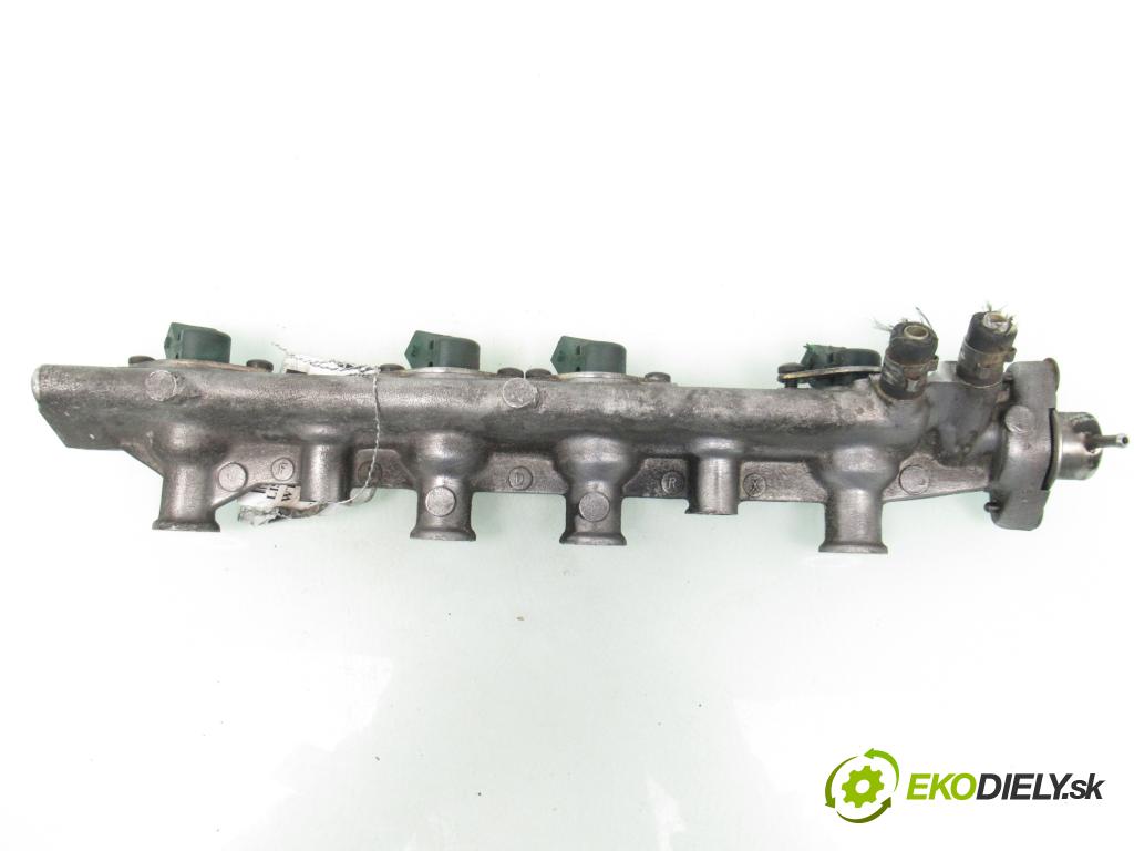 RENAULT LAGUNA I (B56_, 556_) LIFTBACK 1997 66,00 1.8 (B56A/B) - F3P 724 1794,00 Lišta vstrekovacia 857013 ; 867867 (Vstrekovacia lišta)