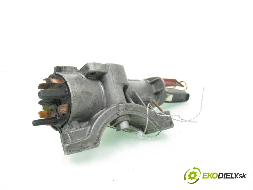 SEAT TOLEDO II (1M2) SEDAN 1999 74,00 1.6 - AKL 1595,00 spinačka 4B0905851C (Spínacia skrinka)