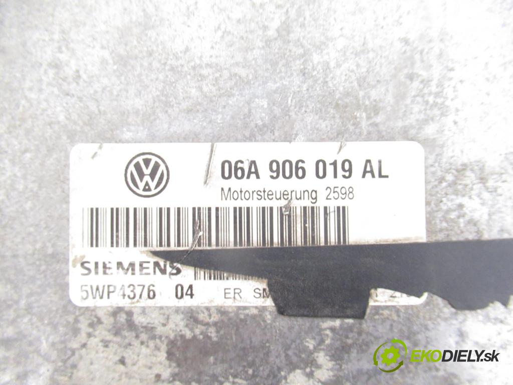 SEAT TOLEDO II (1M2) SEDAN 1999 74,00 1.6 - AKL 1595,00 řídící jednotka motora 06A906019AL ; 5WP4376