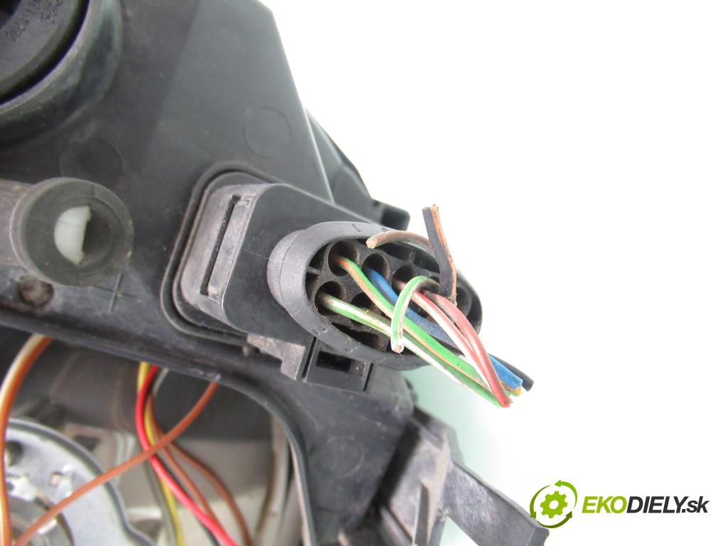 FORD FOCUS II (DA_, HCP) HB 2005 80,00 1.6 TDCi 109 - G8DA 1560,00 Svetlo PP