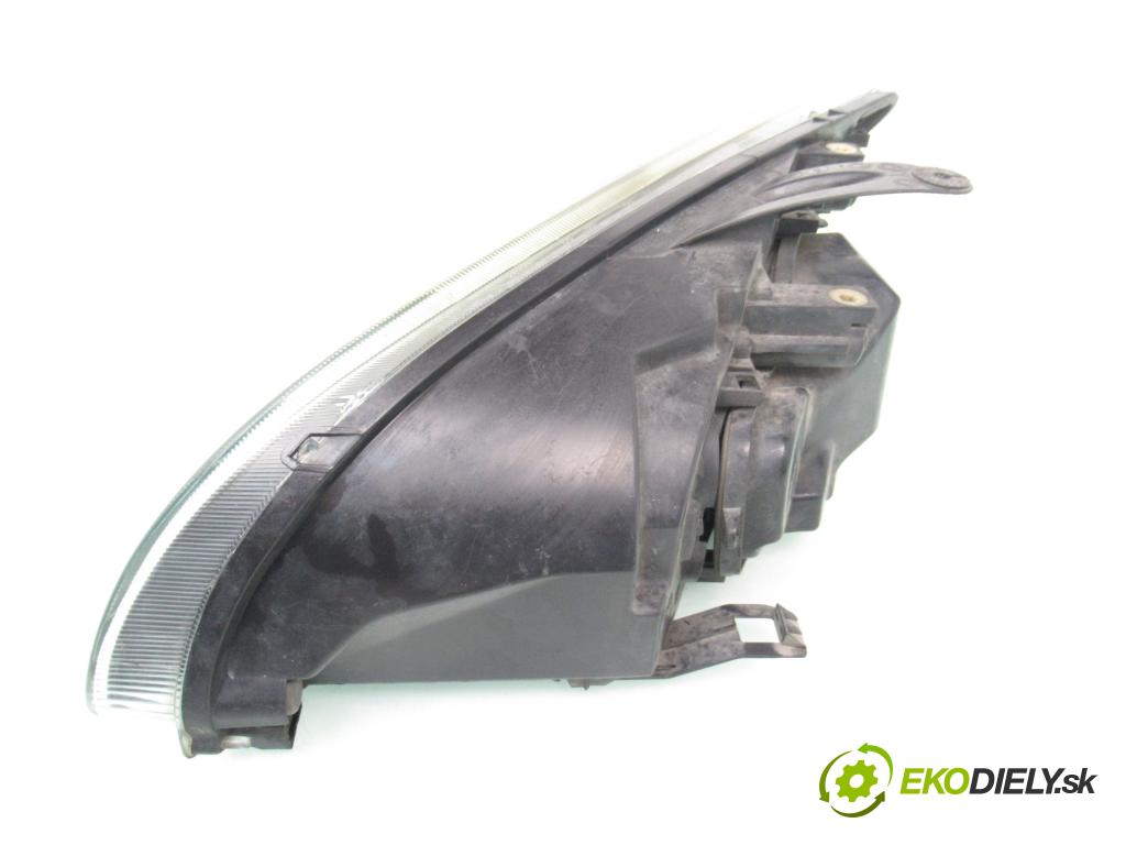 FORD FOCUS II (DA_, HCP) HB 2005 80,00 1.6 TDCi 109 - G8DA 1560,00 Svetlo PP