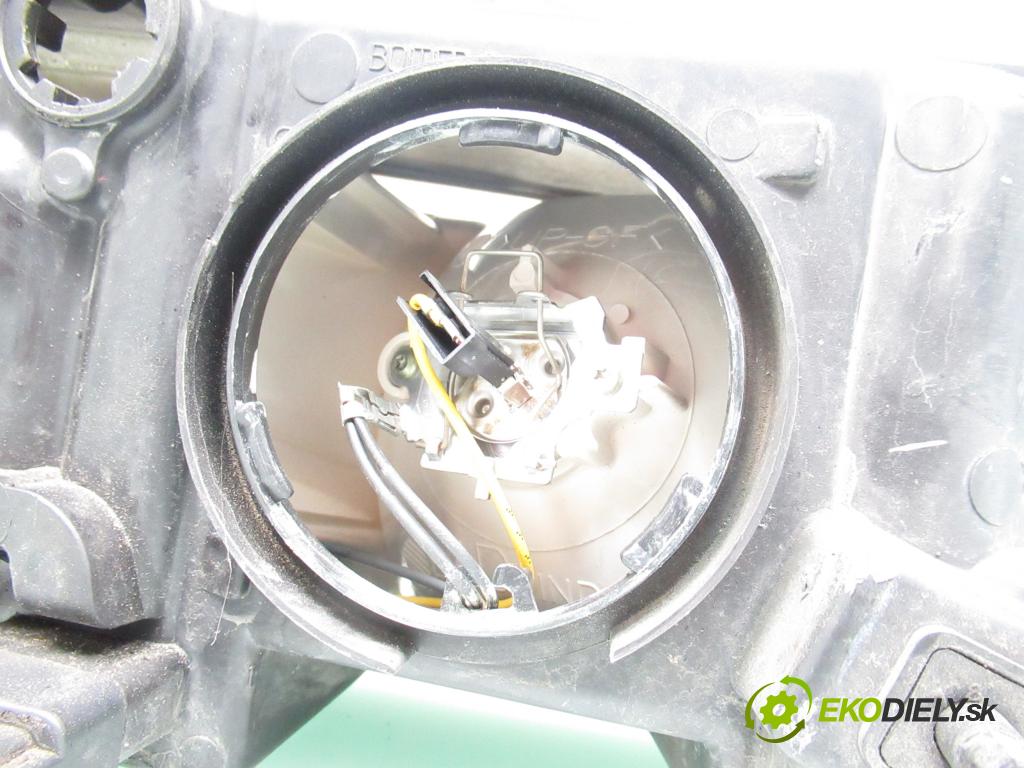 FORD FOCUS II (DA_, HCP) HB 2005 80,00 1.6 TDCi 109 - G8DA 1560,00 Svetlo PP